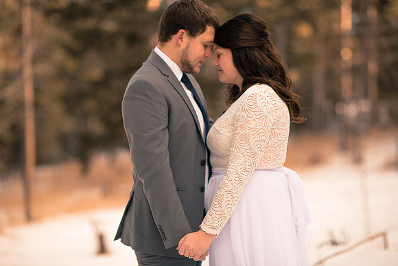 winter elopement photography Grand Lake