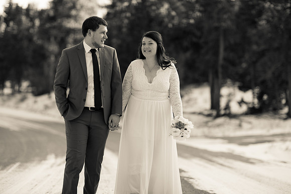 winter elopement photographer Breckenridge