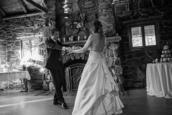 Small wedding photographer Chief Hosa Lodge