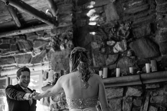 Small wedding photographer Chief Hosa Lodge