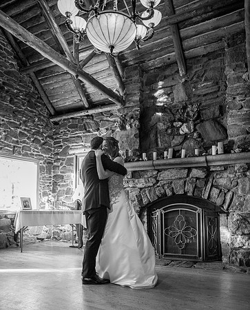 Small wedding photographer Chief Hosa Lodge