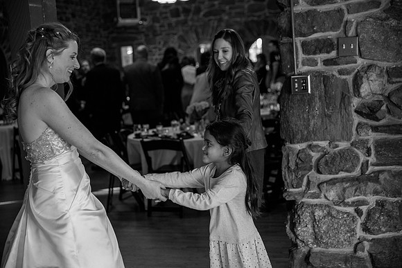 Small wedding photographer Chief Hosa Lodge