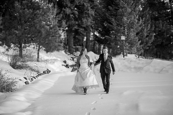 Small wedding photographer Chief Hosa Lodge