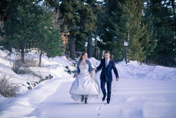 Small wedding photographer Chief Hosa Lodge