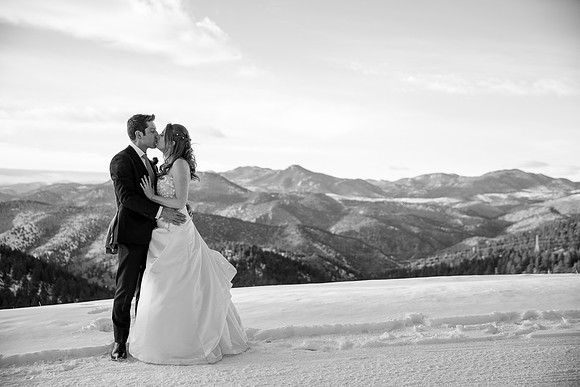 Small wedding photographer Chief Hosa Lodge